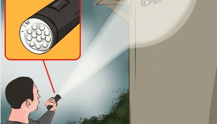 Vô hiệu hóa Camera quan sát bằng đèn LED